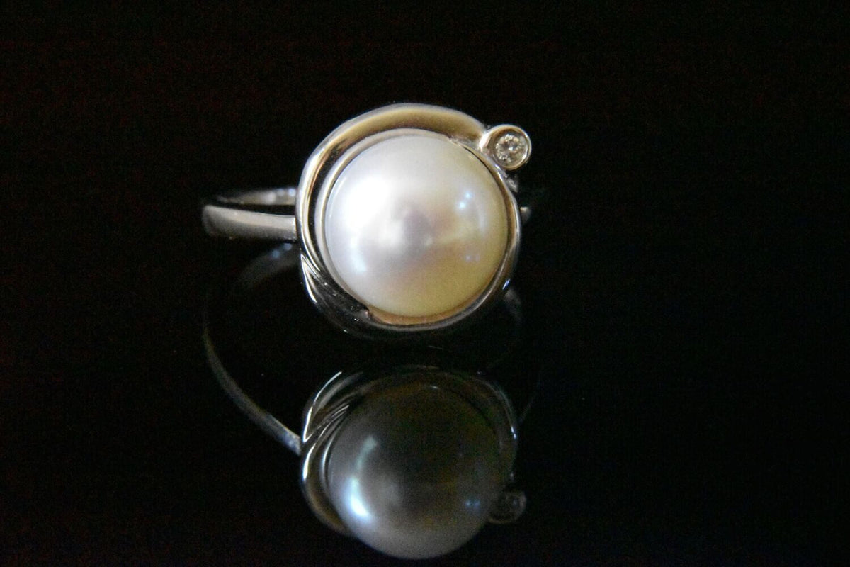 Fresh Water Pearl Diamond Ring with Diamonds in 14KWG