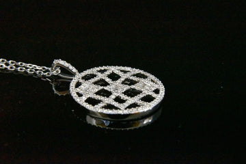 Diamond Pendant in 18KWG – White Diamonds: 0.72Ct
