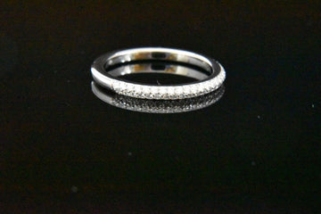 Wedding Band in Platinum – White Diamonds: 0.25ct