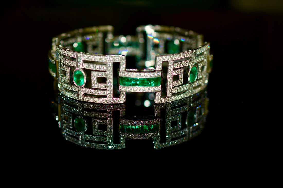 Natural Emerald and Diamond Bangle Bracelet