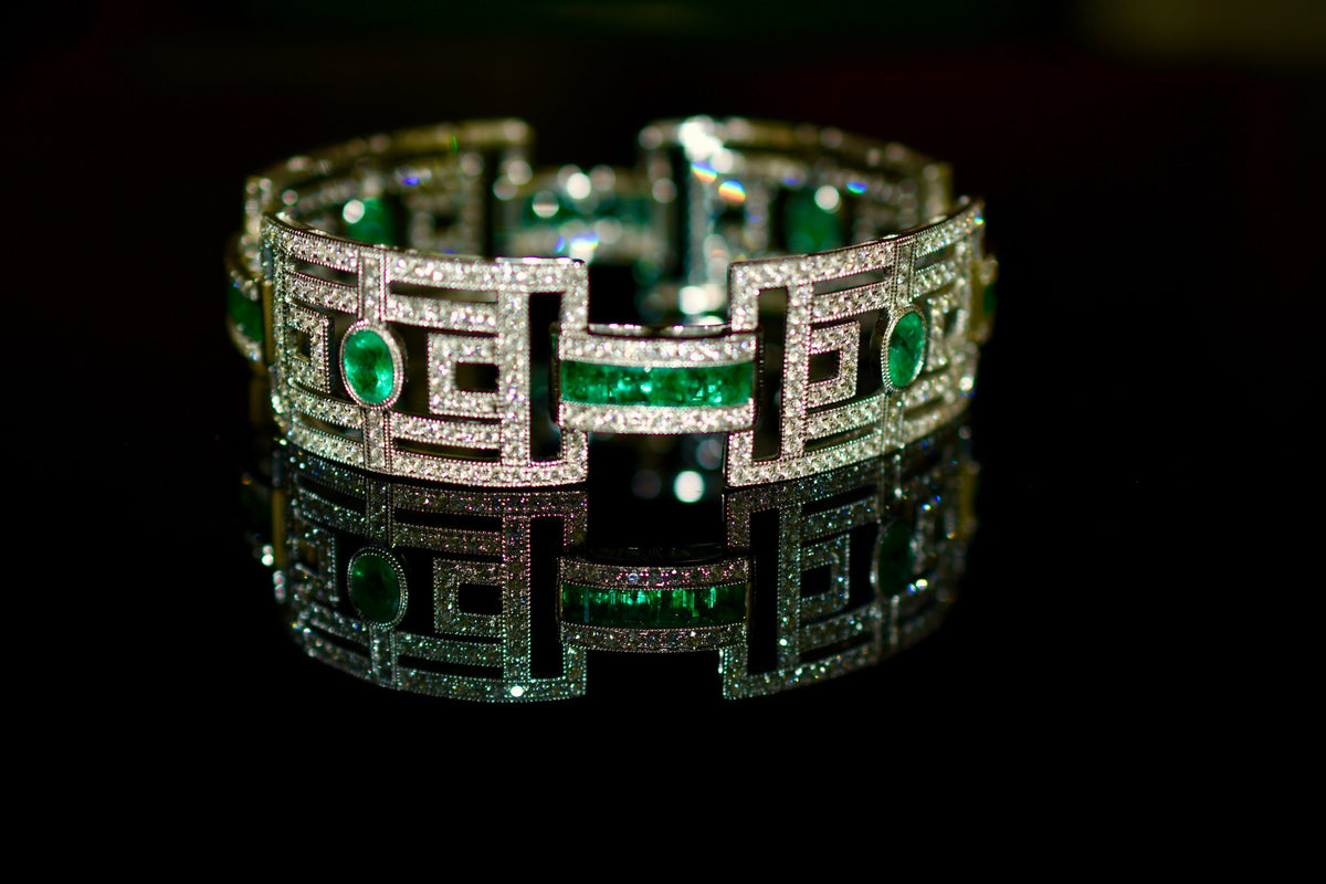 Natural Emerald and Diamond Bangle Bracelet